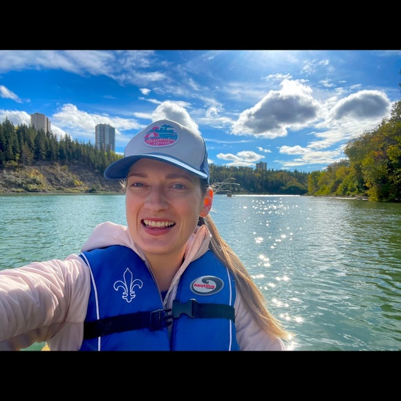 Meet your Posher, Katherine - Picture 1 of 1